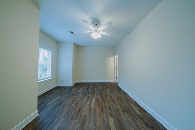 Building Photo - 8 Hydrangea Ct