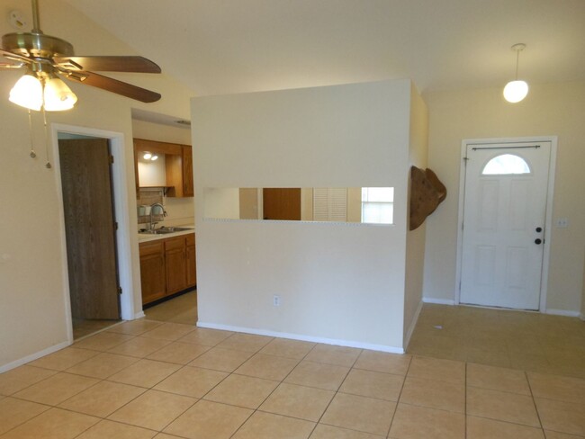 Building Photo - 3 BEDROOM, 2 BATH CANAL FRONT HOME CONVENI...