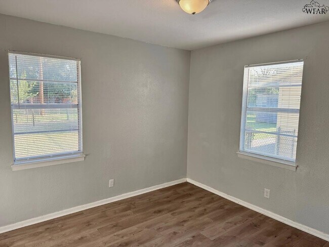 Building Photo - 4118 Palomino St