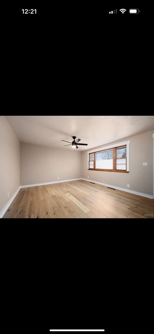 Building Photo - 301 Viking Pl