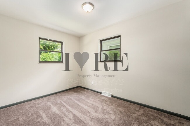 Building Photo - 85 Stevens Ave