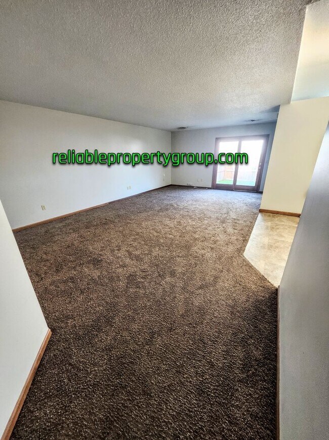 Building Photo - 1417 Lakehurst Dr