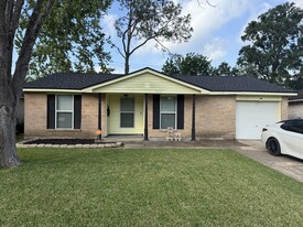 Building Photo - 16914 David Glen Dr