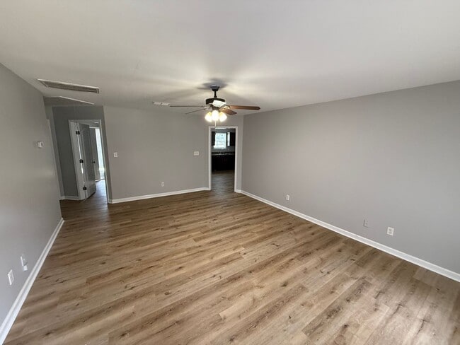 Building Photo - 1248 Ball Park Ave NE
