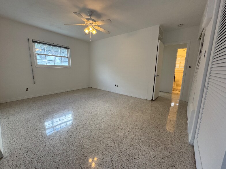 Building Photo - 5290 38th Way S
