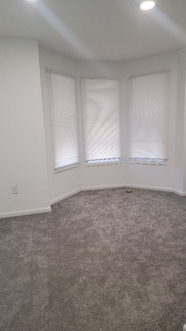 Building Photo - Don't miss out on this gem in Philadelphia!