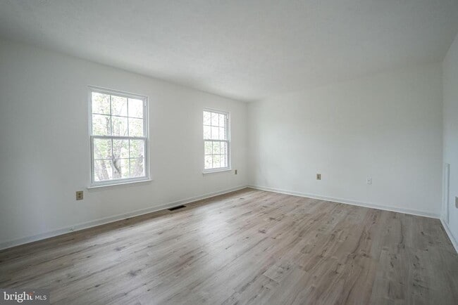 Building Photo - 326 Banbury Terrace