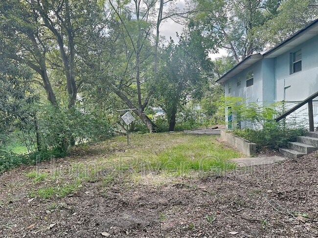 Building Photo - 906 S Florida Ave