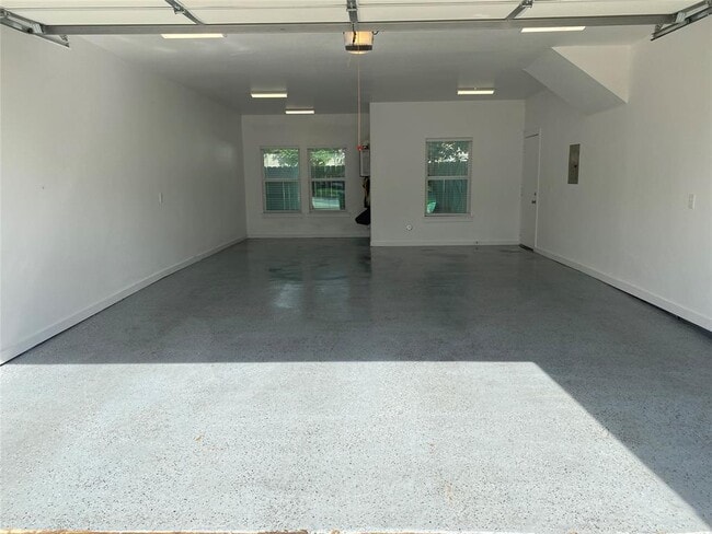 Building Photo - 7907 Brodie Ln