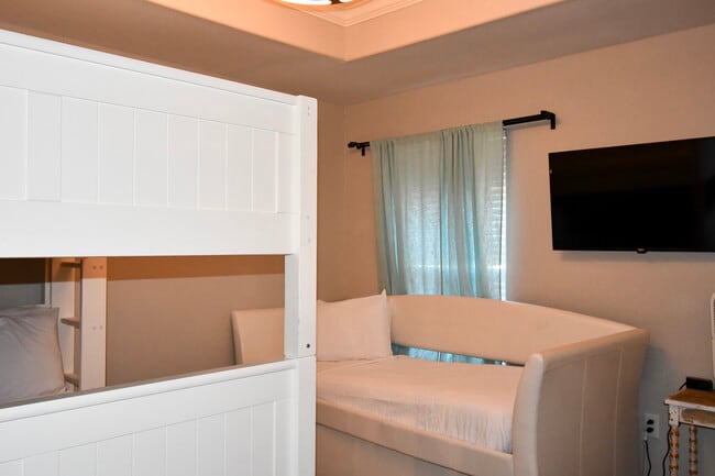 Building Photo - 14861 S Padre Island Dr
