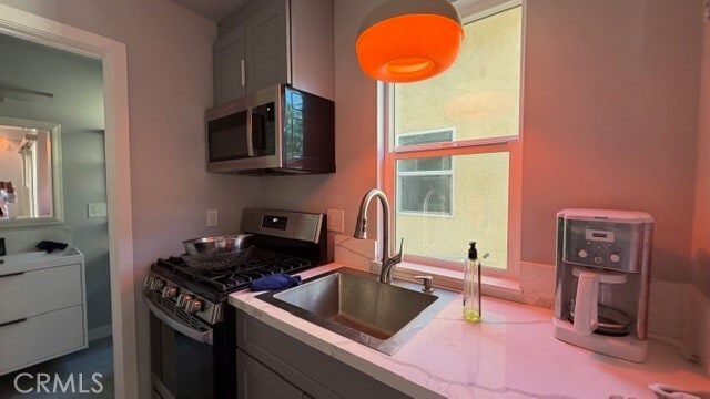 Building Photo - 2413 La Crescenta Ave