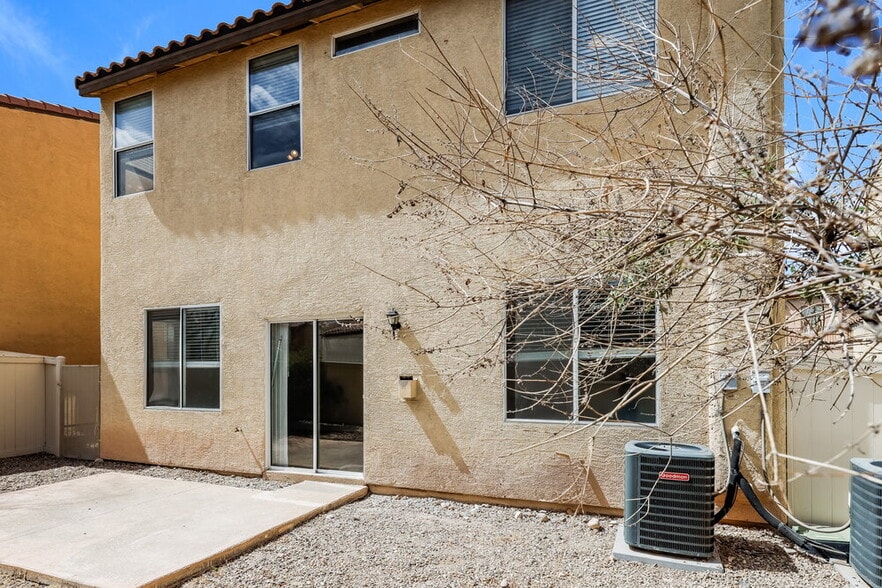 Building Photo - 892 Shining Rose Pl