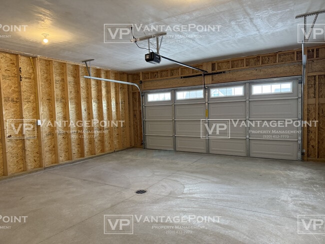 Building Photo - N9320 Gemstone Ct