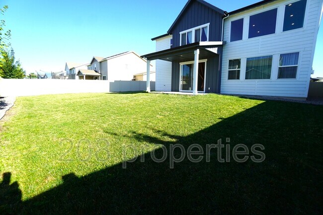 Building Photo - 245 E Caldera St