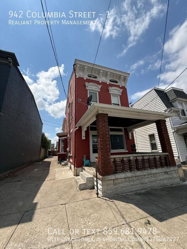 Building Photo - 942 Columbia St