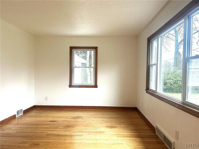 Building Photo - 810 Cosby Rd