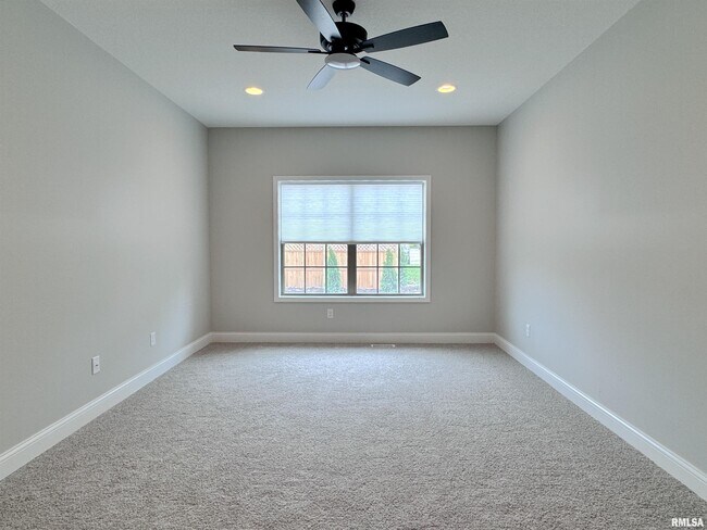 Building Photo - 7615 Walnut Bend Dr