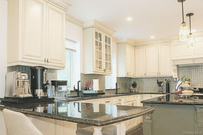 Building Photo - 41 Allenwood Rd