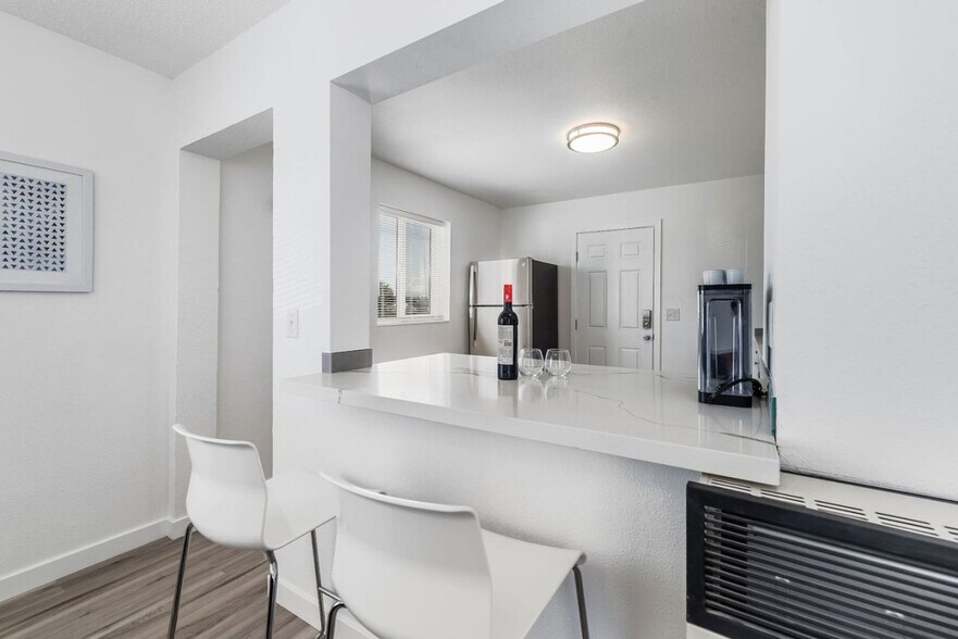 Building Photo - 612 S 18th St