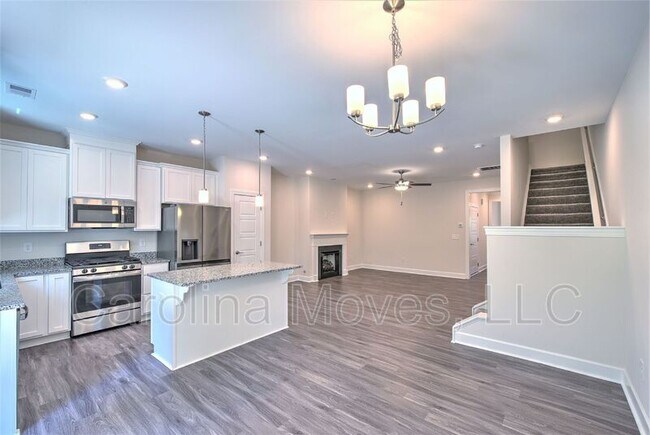 Building Photo - 26 Jaycee Ct