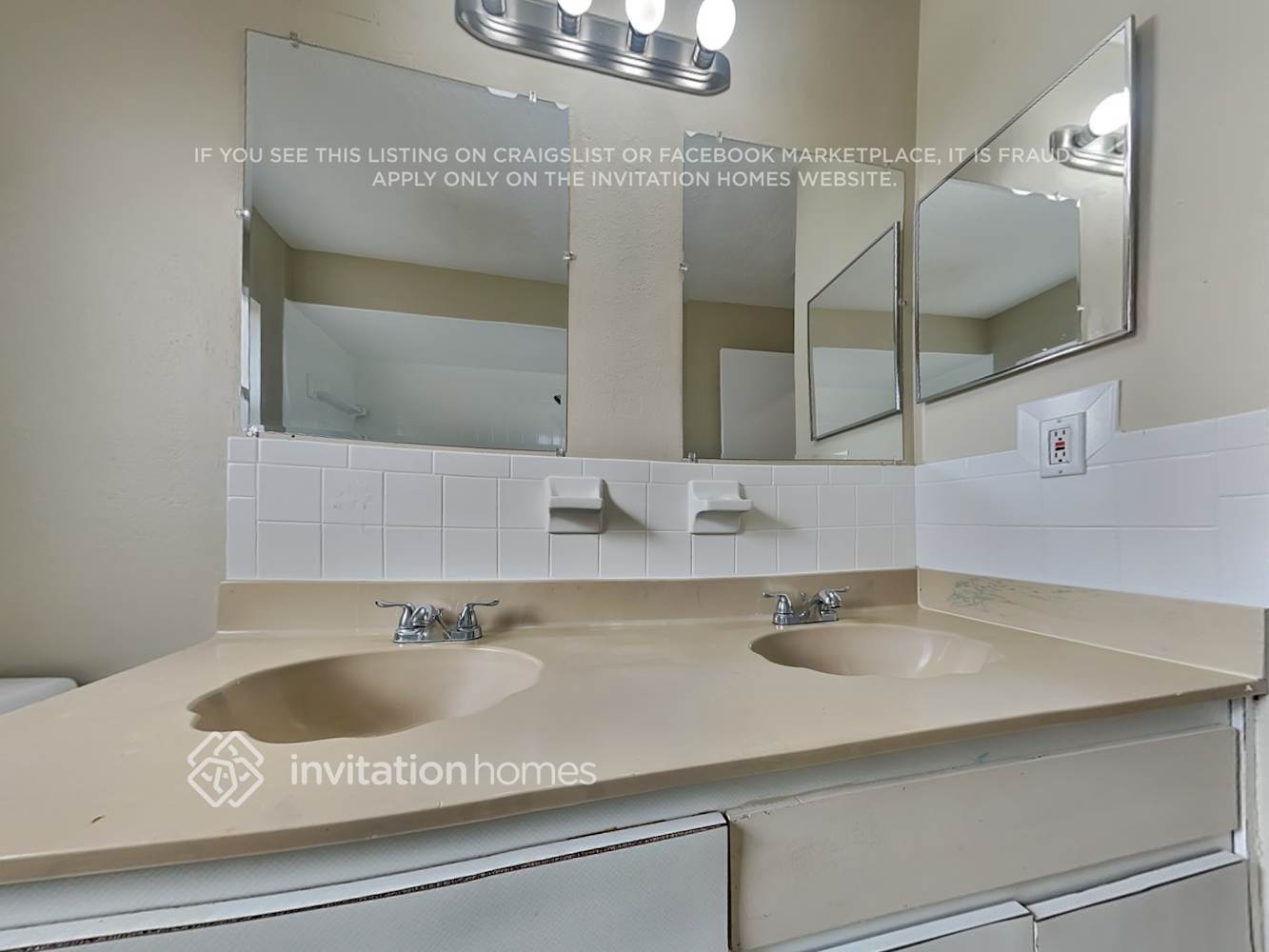 Building Photo - 2991 62nd Ave S