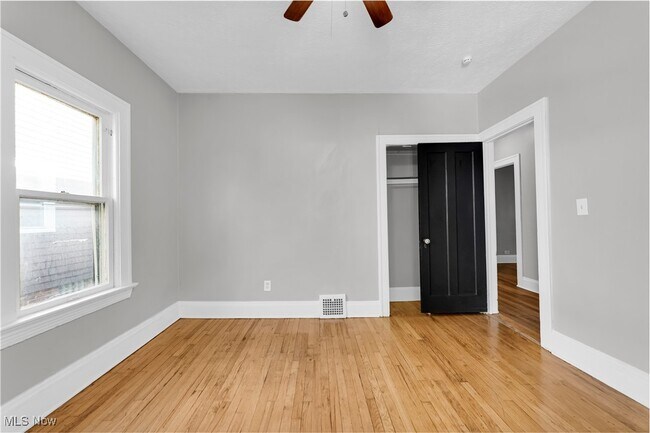 Building Photo - 1616 Eddington Rd