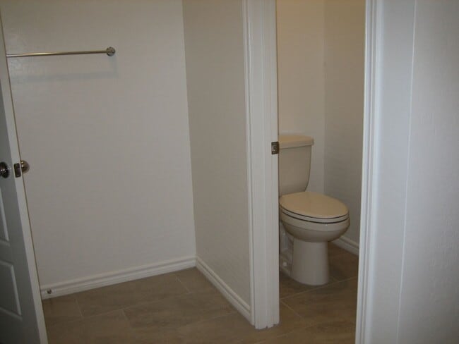 Building Photo - West Summerlin Townhouse - 1833-SqFt. - 3-beds, 2.5-baths, 2-car attached garage, Gated Comm.