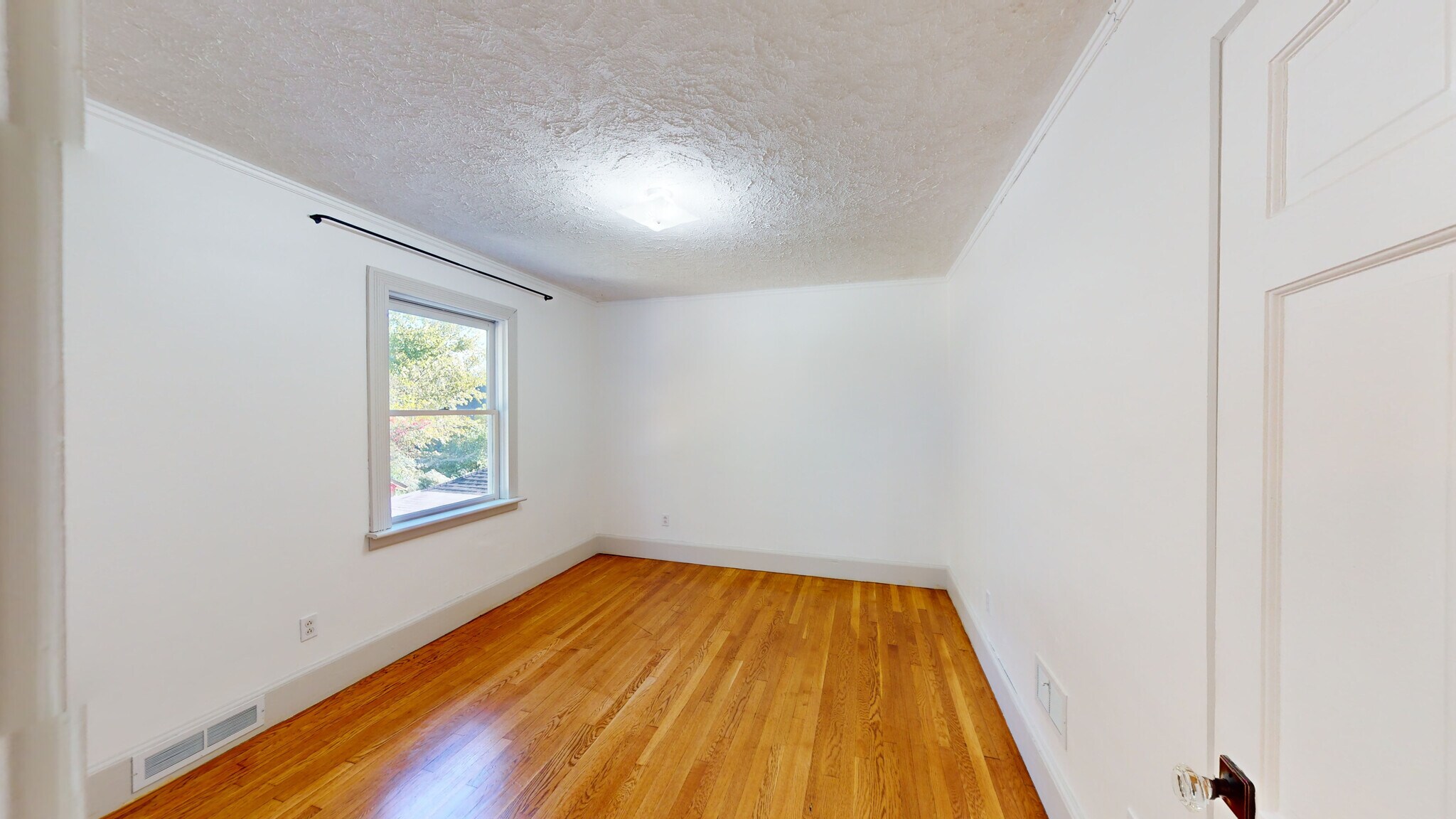 Bedroom - 1004 Belmont Ave