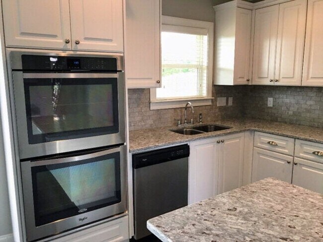 Building Photo - 327 Bella Rose Dr