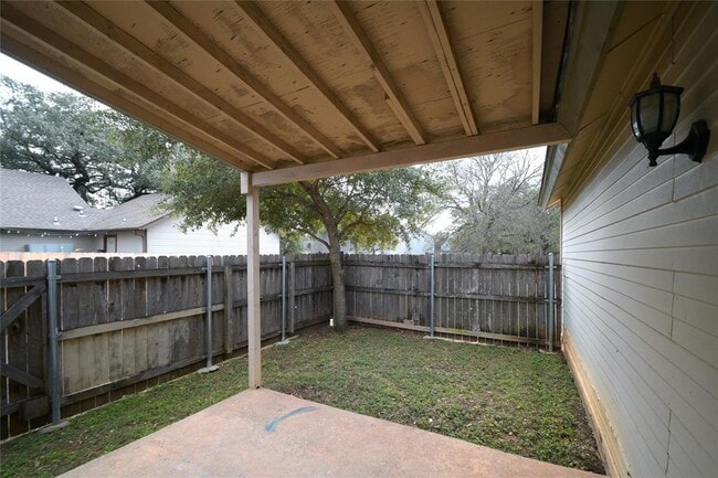 Building Photo - 3007 W Slaughter Ln