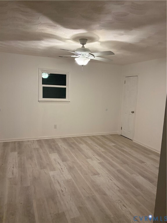 Building Photo - 221 W Kelly Ave