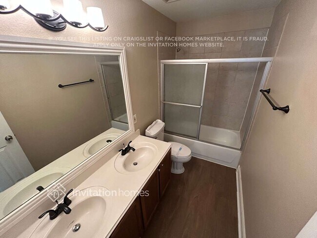 Building Photo - 250 Hilltop Dr