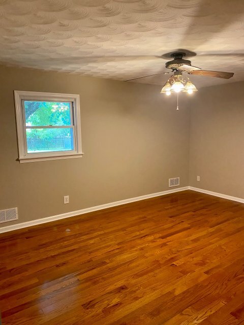 Building Photo - 2536 Goldenrod Dr