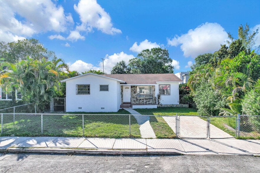 Building Photo - 135 NW 48th Ct