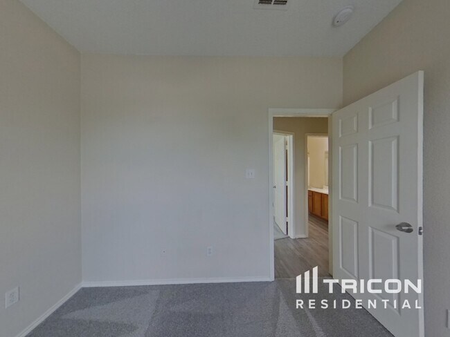 Building Photo - 6300 Downeast Dr