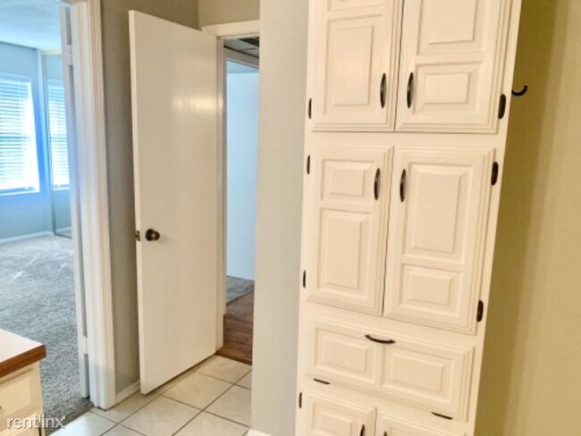 Building Photo - 2 br, 1 bath Condo - 2320 Melissa Dr