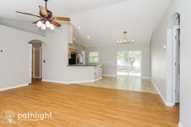 Building Photo - 3 br, 2 bath House - 450 S Cedar Ave UNIT
