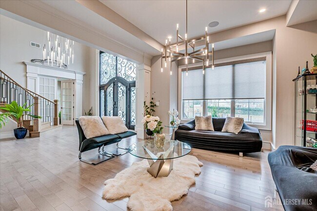 Building Photo - 3979 Park Ave