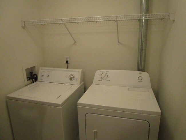 Building Photo - 5000-5002 Carrie Ridge Dr.