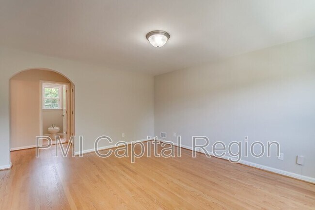 Building Photo - 7021 Whittier Blvd