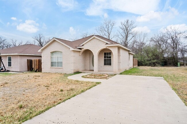 Building Photo - 104 Richard's Court