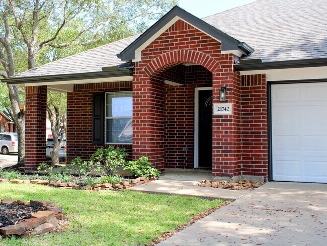 Building Photo - 21742 Winsome Rose Ct