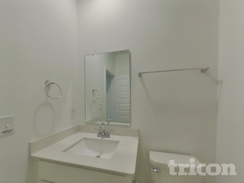 Building Photo - 11823 Moorfield Ln