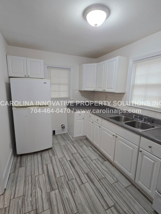 Building Photo - 2711 Beech Nut Rd