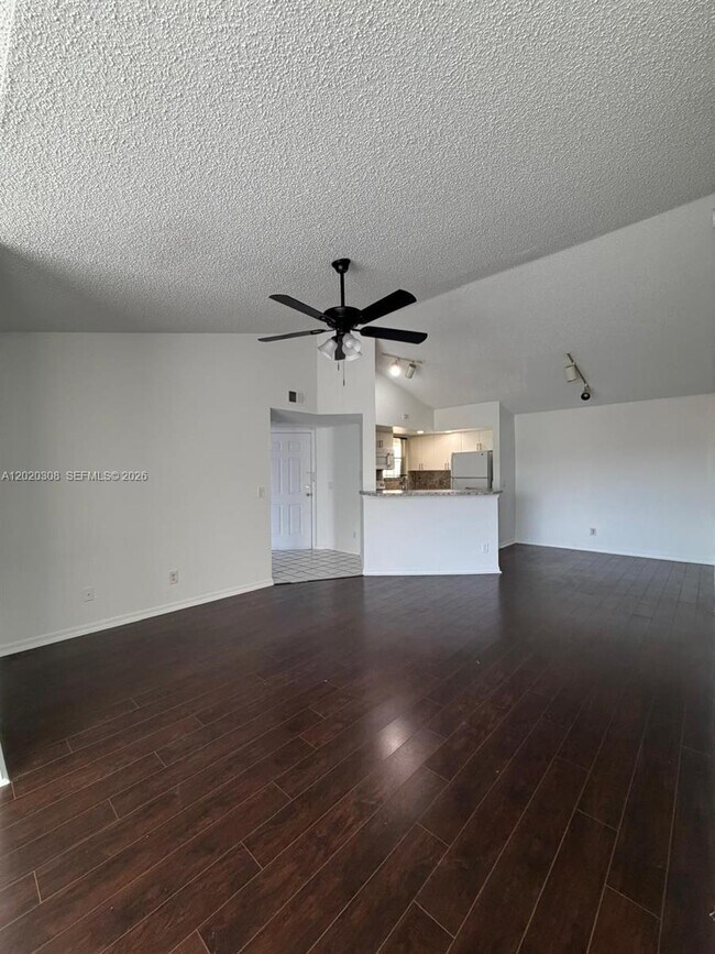 Building Photo - 12950 Vista Isles Dr