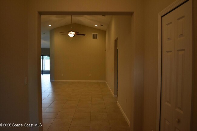 Building Photo - 518 Dillard Dr SE