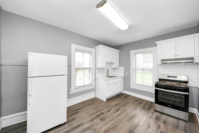Building Photo - 2502 Saltus St