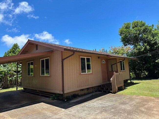 Primary Photo - 470 W Kuiaha Rd