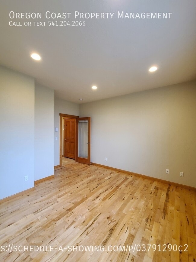 Building Photo - 961 NW Lanai Loop