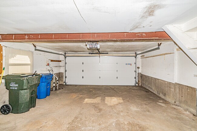 Building Photo - 1767 E Cree Ln